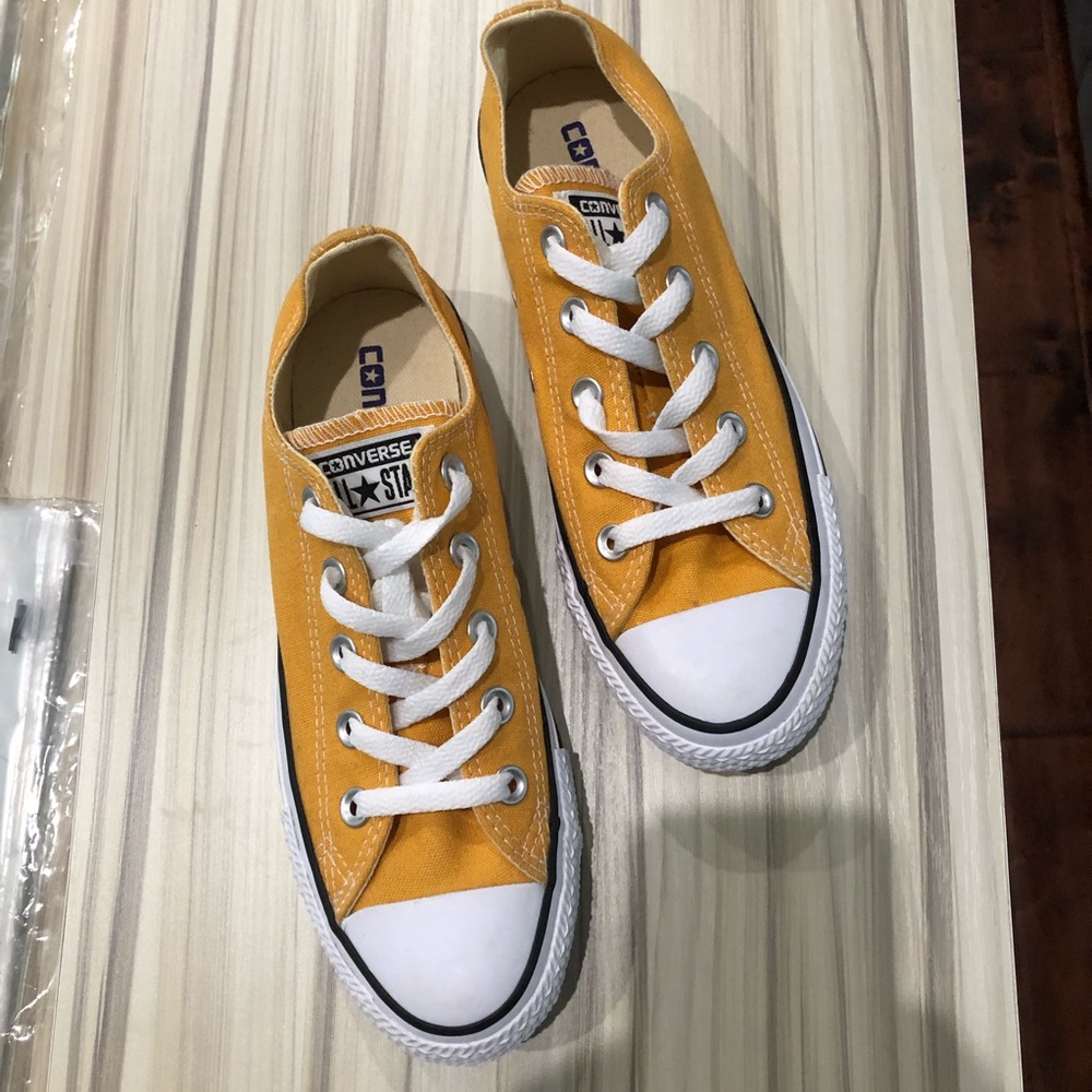 0064 - NWT Converse All Star Solar Orange - Unisex